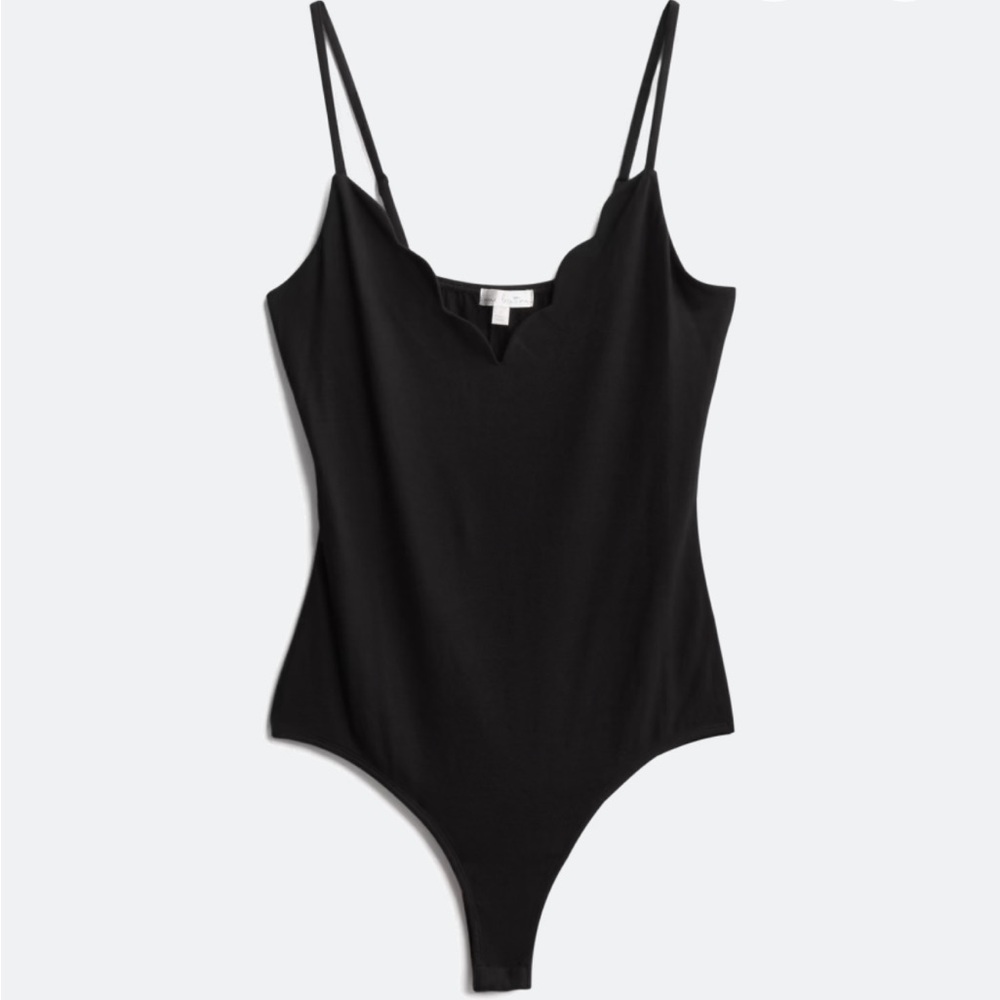 Black Scallop V-Neck Spaghetti Strap Bodysuit